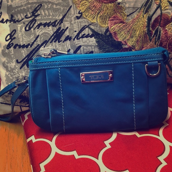 Tumi wristlet wallet (SOLD) - Picture 1 of 7